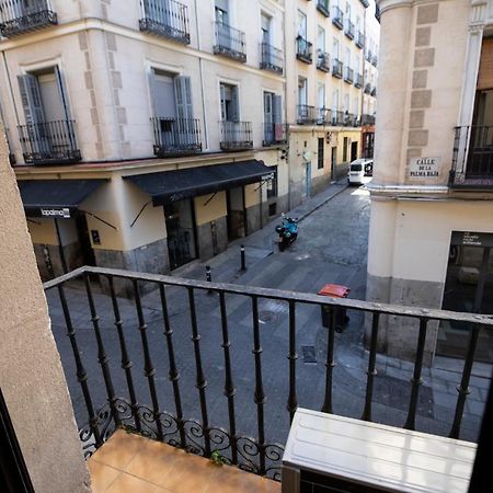 فندق هوستال لوس بيراليس مدريد المظهر الخارجي الصورة View of the street from the Hotel Cervantes